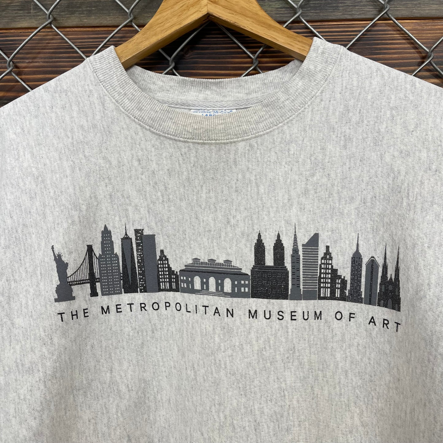 00s The Met NY Art Museum Crewneck